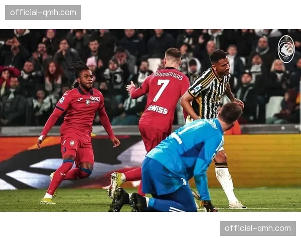 罗马边后卫抢点套路复刻 加斯佩里尼战术革命试金石